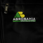 Bordado Personalizado com gravação de logotipo de marca empresarial. Brinde personalizado refinado.