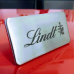Placa de Metal Personalizada com personalização de logotipo de marca empresarial. Excelente brinde para empresas.