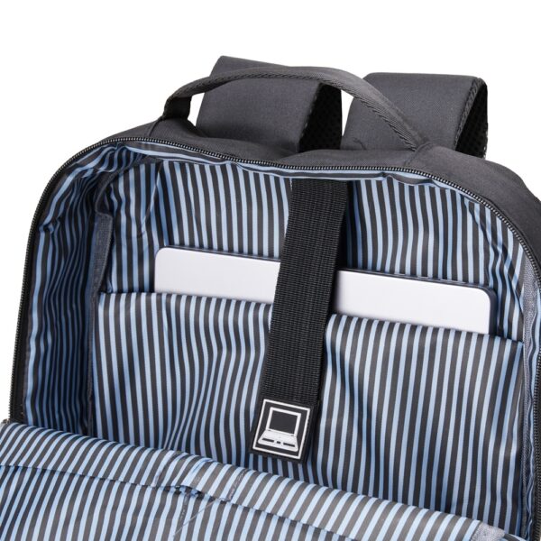 Mochila Personalizada com gravação de marca corporativa. Opção de brinde corporativo para empresas.