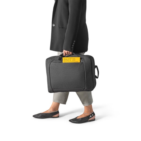 Mochila Personalizada com gravação de marca empresarial. Tipo de brinde corporativo para empresas.