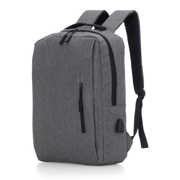 Mochila Personalizada com gravação de marca corporativa. Opção de brinde personalizado para empresas.