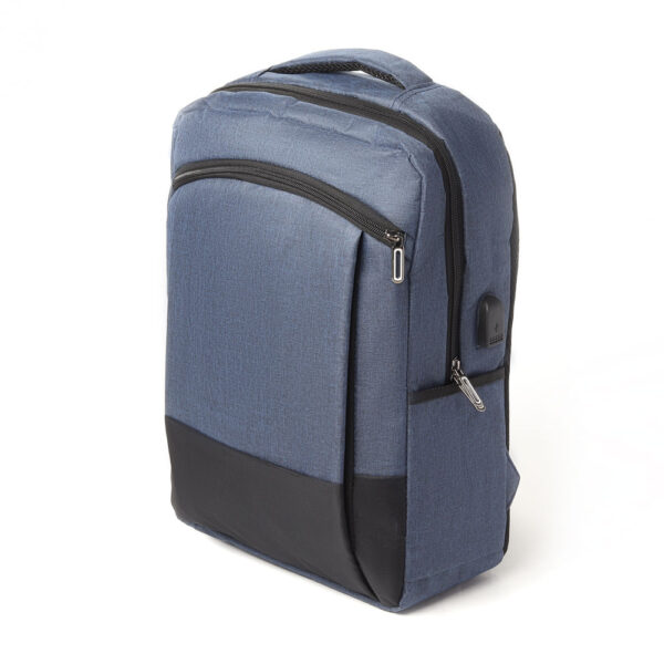 Mochila Personalizada com personalização de marca corporativa. Tipo de brinde personalizado para empresas.