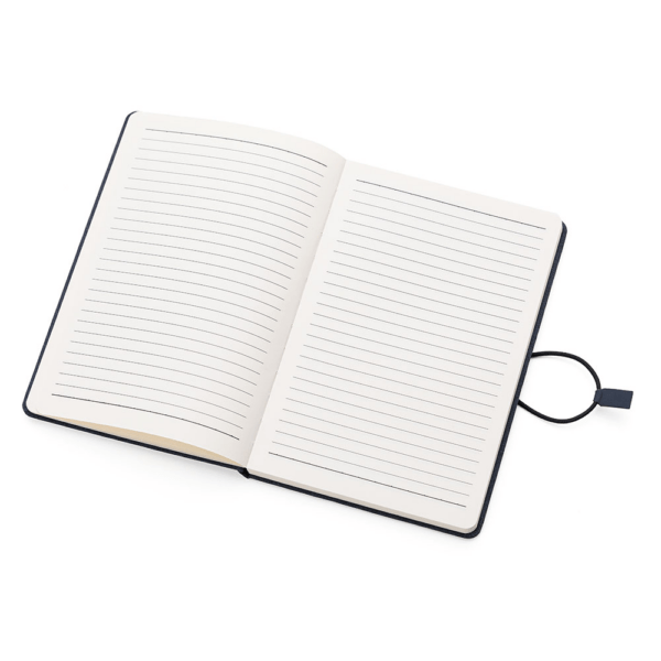 (21x14 cm) | Caderno Personalizado Capa Dura - COM PAUTA - HUBAS-CAD340 - A Huble oferece atendimento especializado para brindes corporativos e mochilas personalizadas para empresas e agências de eventos. Sua melhor opção em brindes corporativos está na Huble com entrega para todo Brasil.