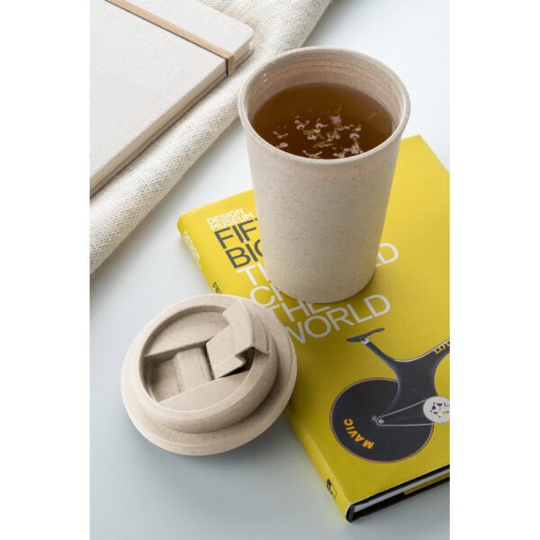 Copo térmico personalizado com gravação, prático para brindes empresariais sofisticados.