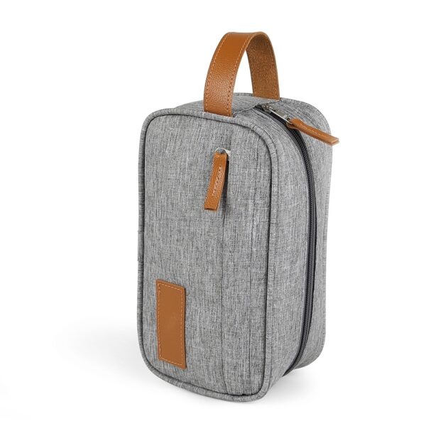 Necessaire Personalizada com personalização de logotipo de marca corporativa. Excelente brinde para empresas.