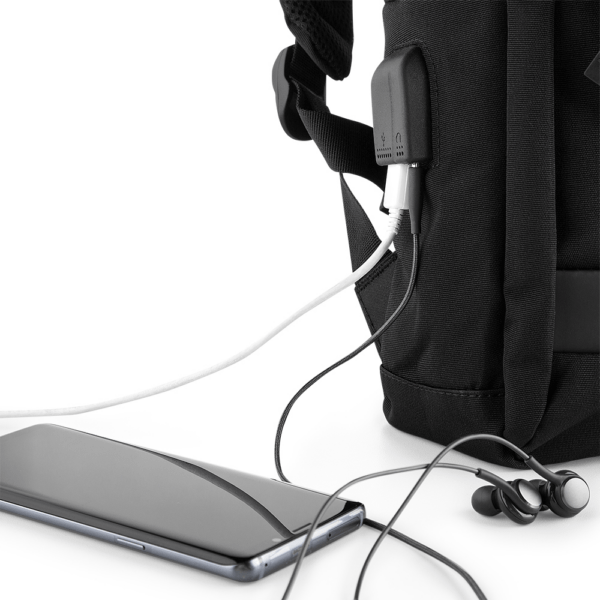 Mochila Personalizada com gravação de marca corporativa. Tipo de brinde corporativo para empresas.