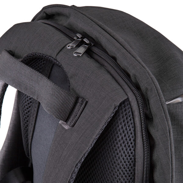 Mochila Personalizada com personalização de marca empresarial. Tipo de brindes para empresa.