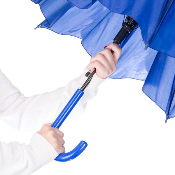 Guarda Chuva Personalizado com personalização de logotipo de marca corporativa. Excelente brinde para empresas.
