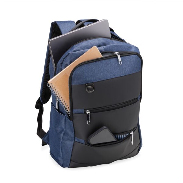 Mochila Personalizada com gravação de marca corporativa. Tipo de brinde personalizado para empresas.