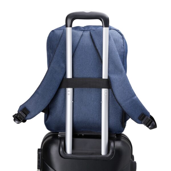 Mochila Personalizada com gravação de marca corporativa. Tipo de brindes para empresa.