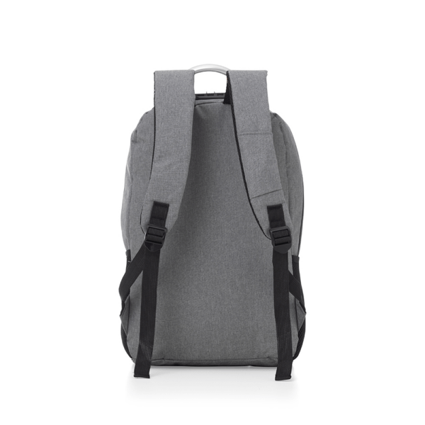 Mochila Personalizada com personalização de marca empresarial. Tipo de brindes para empresa.