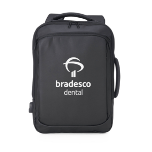 Mochila Personalizada com gravação de marca corporativa. Tipo de brindes para empresa.