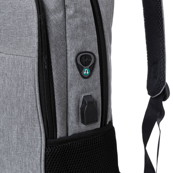 Mochila Personalizada com personalização de marca empresarial. Tipo de brindes para empresa.