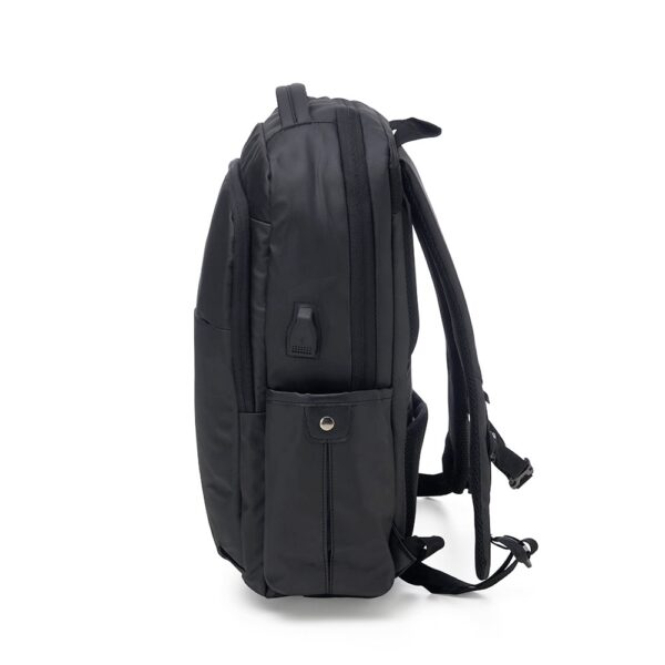 Mochila Personalizada com logotipo de marca empresarial. Opção de brindes para empresa.