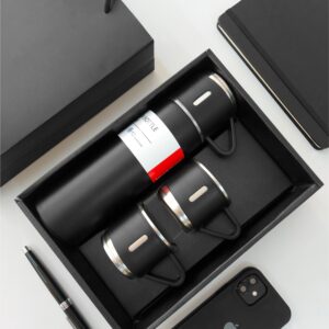 Garrafa Térmica Personalizada com personalização de logotipo de marca empresarial. Brinde corporativo inovador.