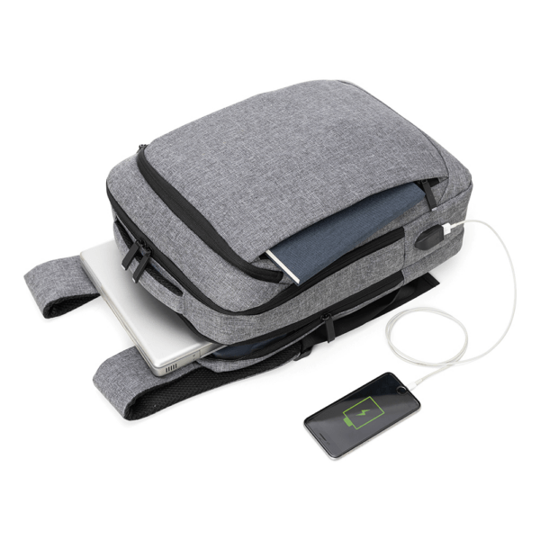 Mochila Personalizada com gravação de marca empresarial. Tipo de brinde personalizado para empresas.