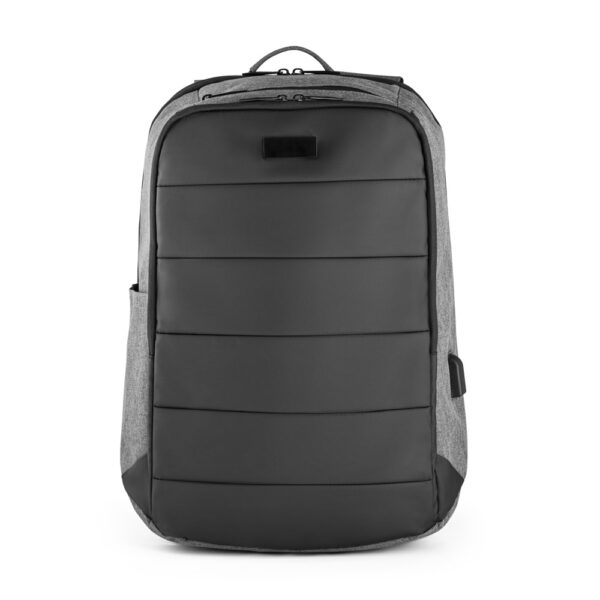 Mochila Personalizada com personalização de marca corporativa. Tipo de brindes para empresa.