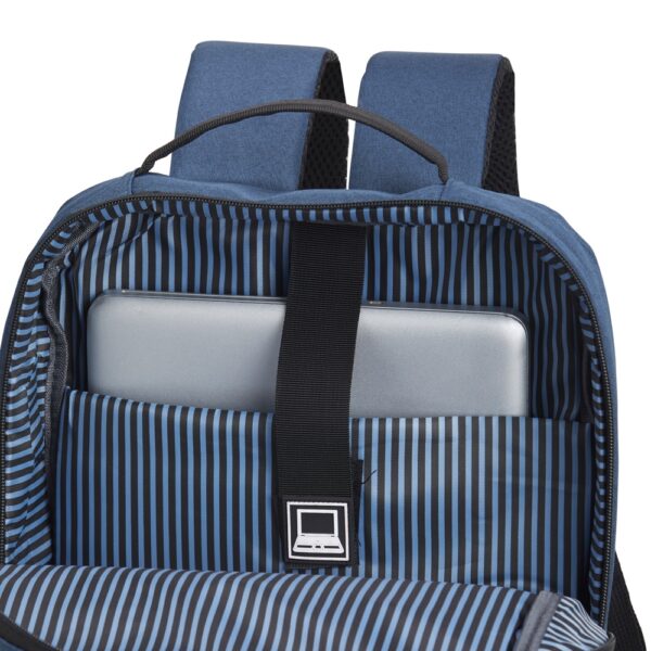 Mochila Personalizada com logotipo de marca empresarial. Tipo de brinde corporativo para empresas.