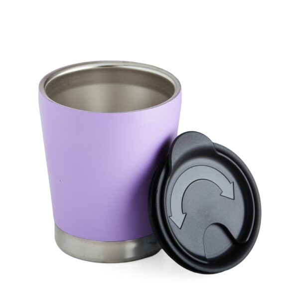 Copo térmico personalizado com logotipo, prático e elegante para brindes empresariais.