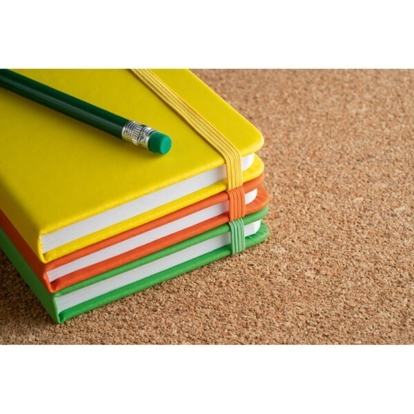 Caderno Personalizado com gravação de marca corporativa. Opção de brinde personalizado para empresas.