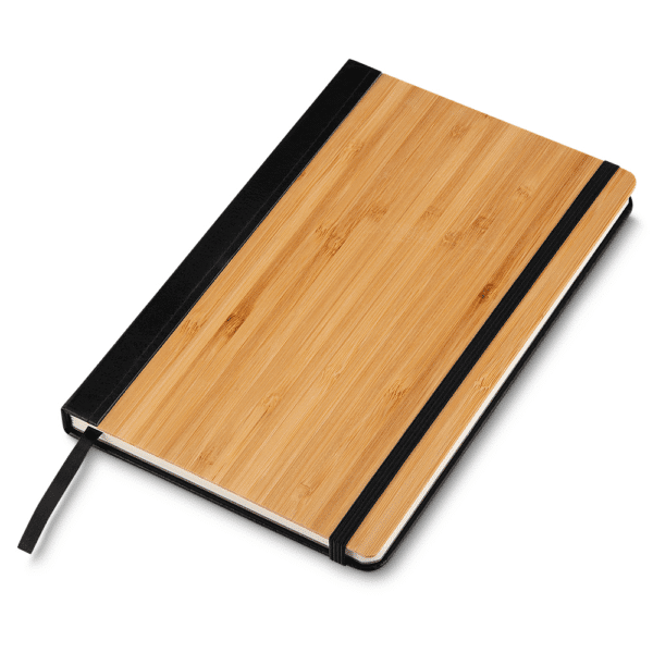 (20x13 cm) | Caderno Ecológico Personalizado Capa Dura Bambu | COM PAUTA - HUBAS-CAD007 - A Huble oferece atendimento especializado para brindes corporativos e mochilas personalizadas para empresas e agências de eventos. Sua melhor opção em brindes corporativos está na Huble com entrega para todo Brasil.