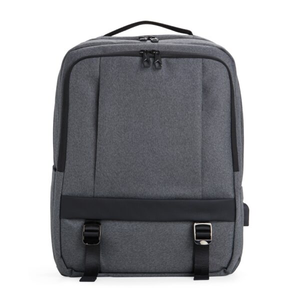 Mochila Personalizada com gravação de marca corporativa. Opção de brindes para empresa.