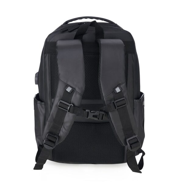 Mochila Personalizada com logotipo de marca empresarial. Opção de brindes para empresa.