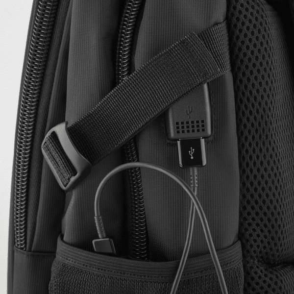 Mochila Personalizada com gravação de marca corporativa. Opção de brinde personalizado para empresas.